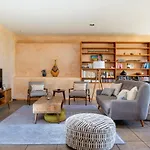 Ridgetop Retreat With 2 Hot Tubs And Views Holiday home *