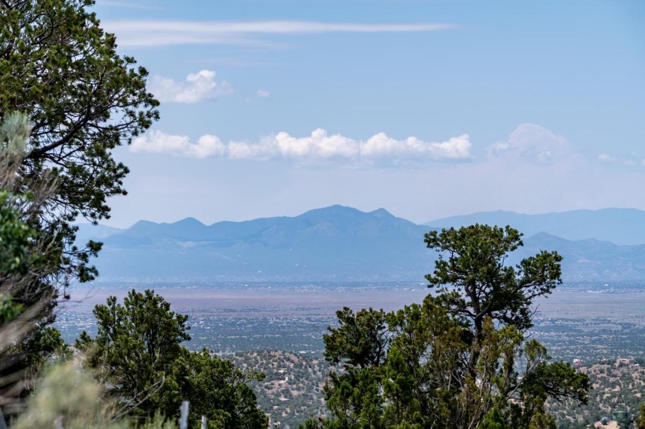 Ridgetop Retreat With 2 Hot Tubs And Views